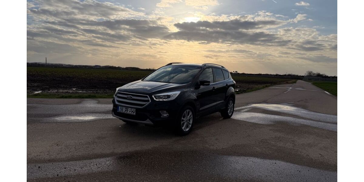 Ford Kuga 117.000 km 10.500 &euro; Aachen 52080