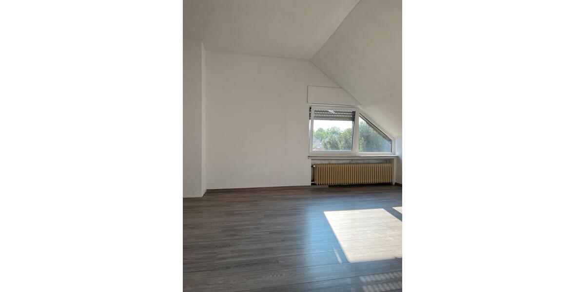 Dachgeschoßwohnung Herzogenrath - 3 Zimmer, 97 m&sup2;, 1.100&euro; | Angebot:26621379