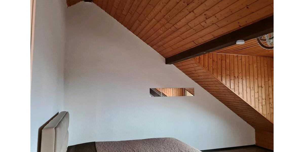 Dachgeschoßwohnung Düren Distelrath - 3 Zimmer, 86 m&sup2;, 670&euro; | Angebot:26577541