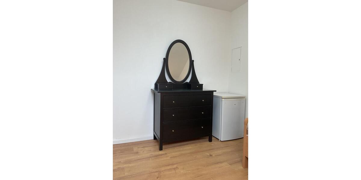 Dachgeschoßwohnung Aachen Aachen-Mitte - 3 Zimmer, 12 m&sup2;, 500&euro; | Angebot:26449037