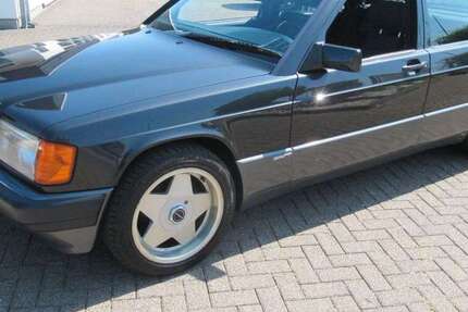 Mercedes-Benz 190 131.900 km 15.900 &euro; Düren 52353