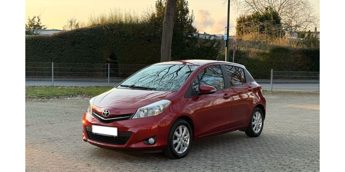 Toyota Yaris 39.530 km 8.799 &euro; Düren 52351