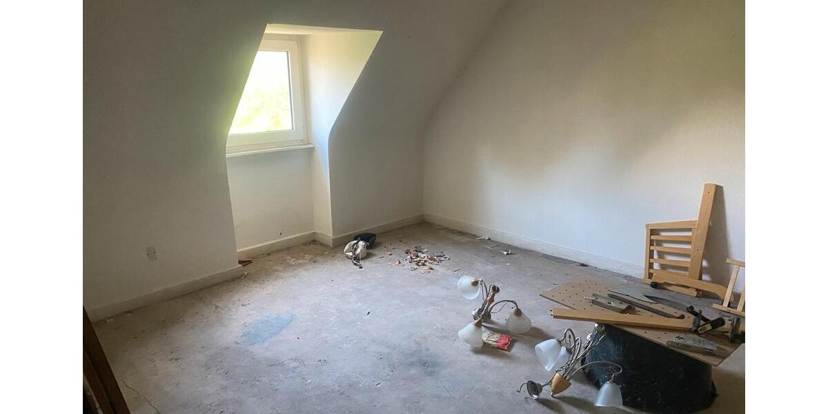 Dachgeschoßwohnung Aachen Aachen-Mitte - 6 Zimmer, 140 m&sup2;, 140.000&euro; | Angebot:26826768