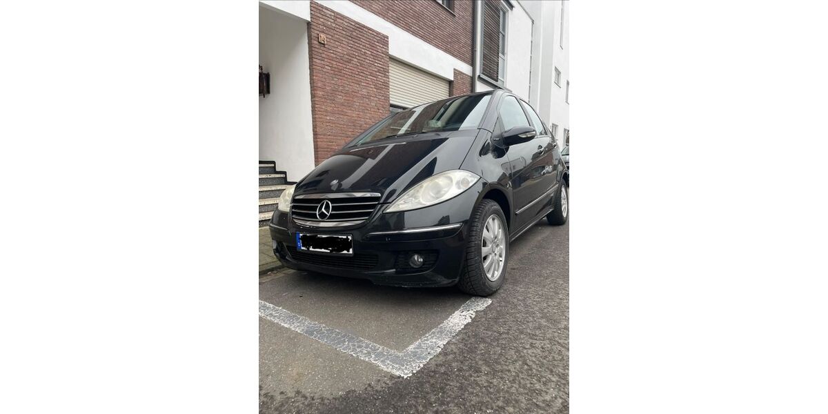 Mercedes-Benz A 180 265.000 km 2.200 &euro; Düren 52353