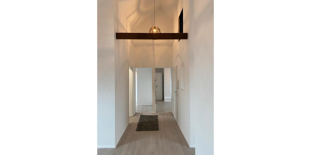 Dachgeschoßwohnung Aachen Aachen-Mitte - 4 Zimmer, 75 m&sup2;, 990&euro; | Angebot:26492799