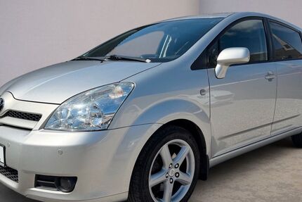 Toyota Corolla Verso 254.000 km 3.990 &euro; Linnich 52441