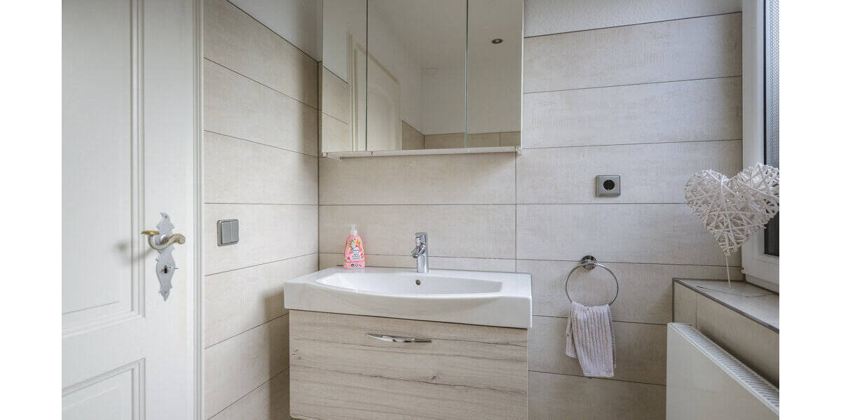 Einfamilienhaus Baesweiler Oidtweiler - 6 Zimmer, 263 m&sup2;, 600.000&euro; | Angebot:26192236