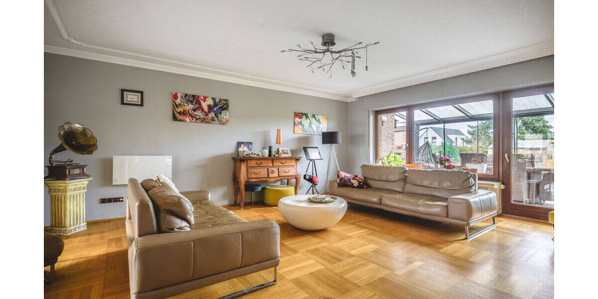 Einfamilienhaus Baesweiler Oidtweiler - 6 Zimmer, 263 m&sup2;, 600.000&euro; | Angebot:26192236