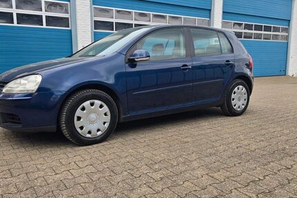 VW Golf 134.000 km 3.999 &euro; Aachen 52068
