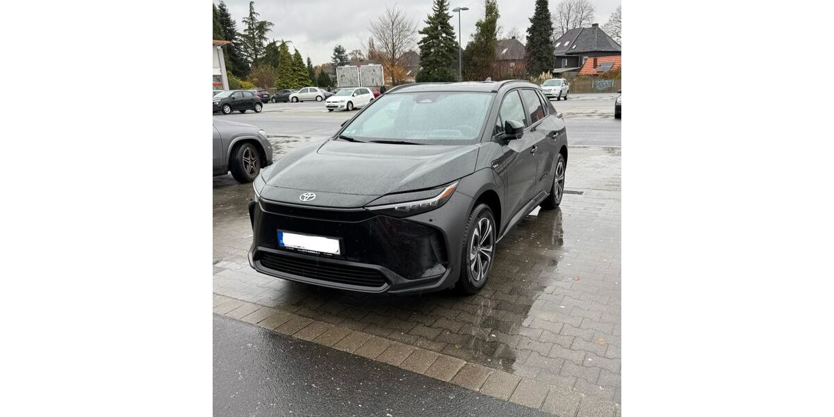 Toyota bZ4X 9.000 km 35.990 &euro; Hückelhoven 41836