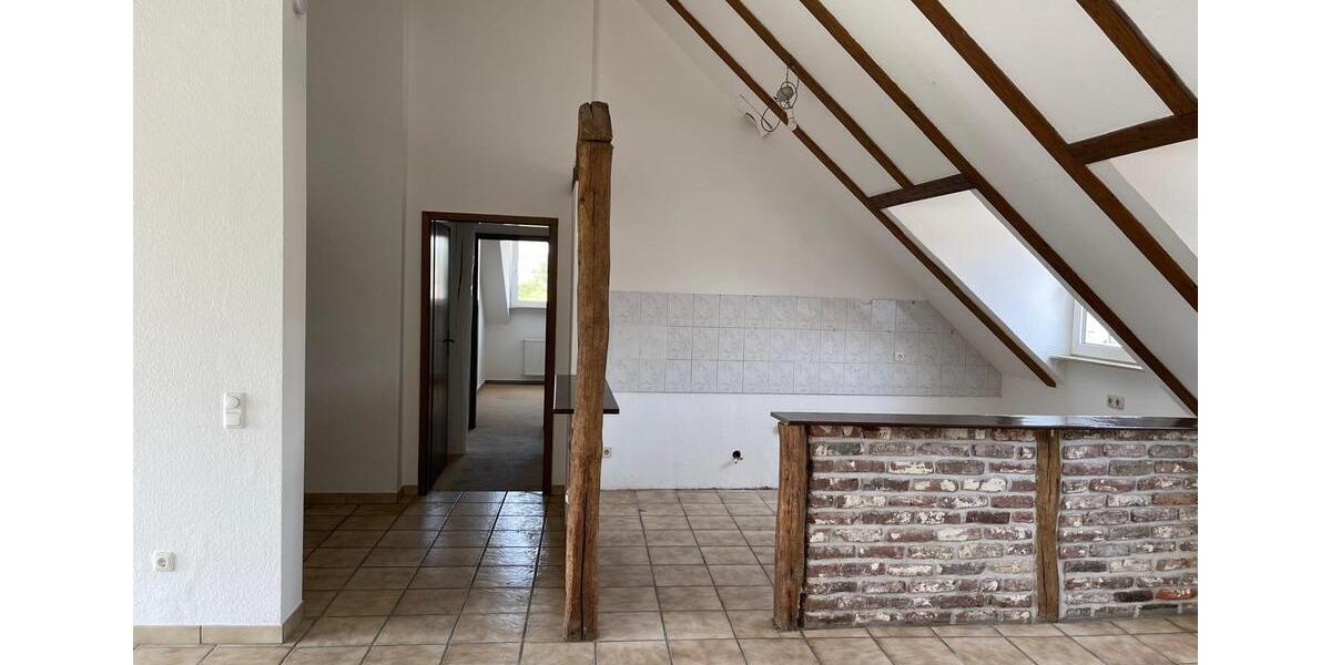 Etagenwohnung Stolberg (Rheinland) - 2 Zimmer, 100 m&sup2;, 850&euro; | Angebot:25478924