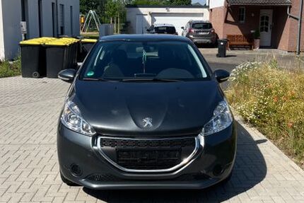 Peugeot 208 84.500 km 5.500 &euro; Niederzier 52382