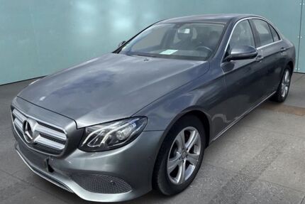 Mercedes-Benz E 200 194.000 km 16.990 &euro; Übach-Palenberg ( nähe Aachen ) 52531