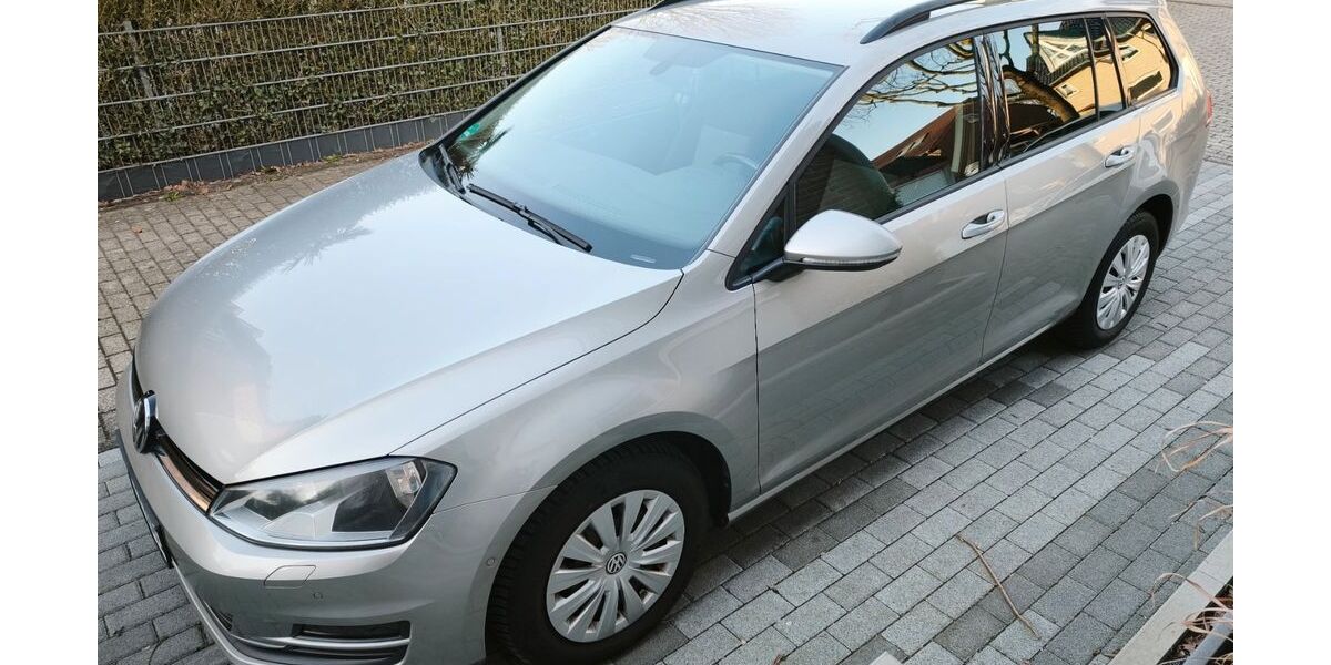 VW Golf 157.000 km 7.800 &euro; Würselen 52146