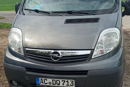 Opel Vivaro 304.000 km 8.900 &euro; Herzogenrath 52134