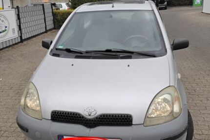 Toyota Yaris 135.300 km 950 &euro; Aachen 52074