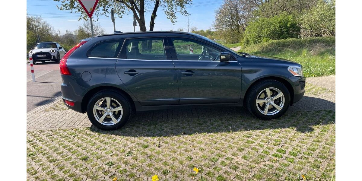 Volvo XC60 285.000 km 5.900 &euro; Aachen 52070
