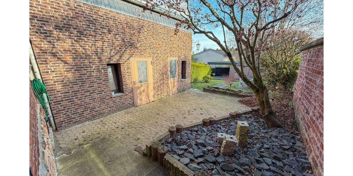 Reihenmittelhaus Stolberg (Rheinland) / Büsbach Büsbach - 7 Zimmer, 173 m&sup2;, 359.000&euro; | Angebot:25686987