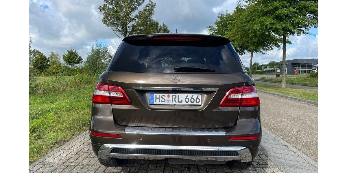 Mercedes-Benz ML 350 204.000 km 17.500 &euro; Heinsberg 52525