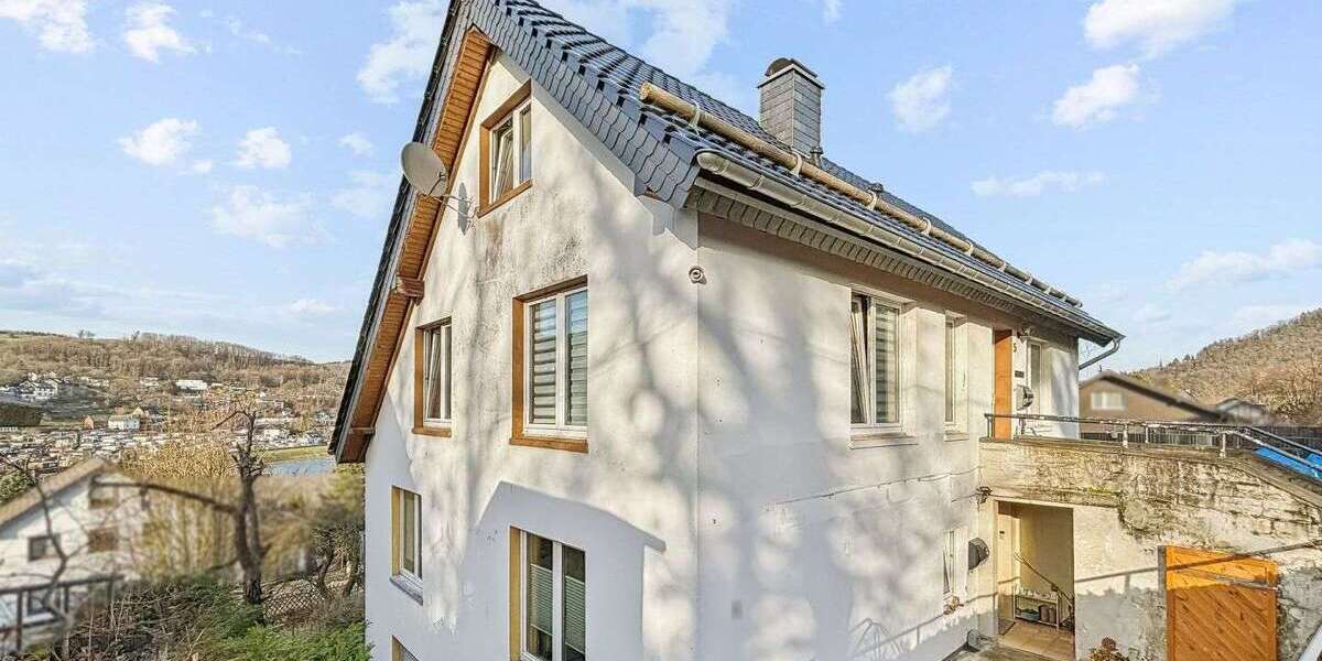 Einfamilienhaus Simmerath - 8 Zimmer, 285 m&sup2;, 375.000&euro; | Angebot:25634346