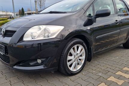 Toyota Auris 183.000 km 4.200 &euro; Eschweiler 52249