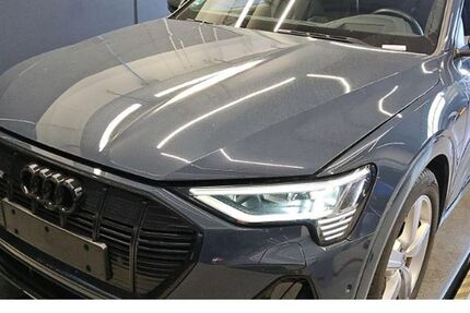 Audi e-tron 35.979 km 30.470 &euro; Aachen 52078