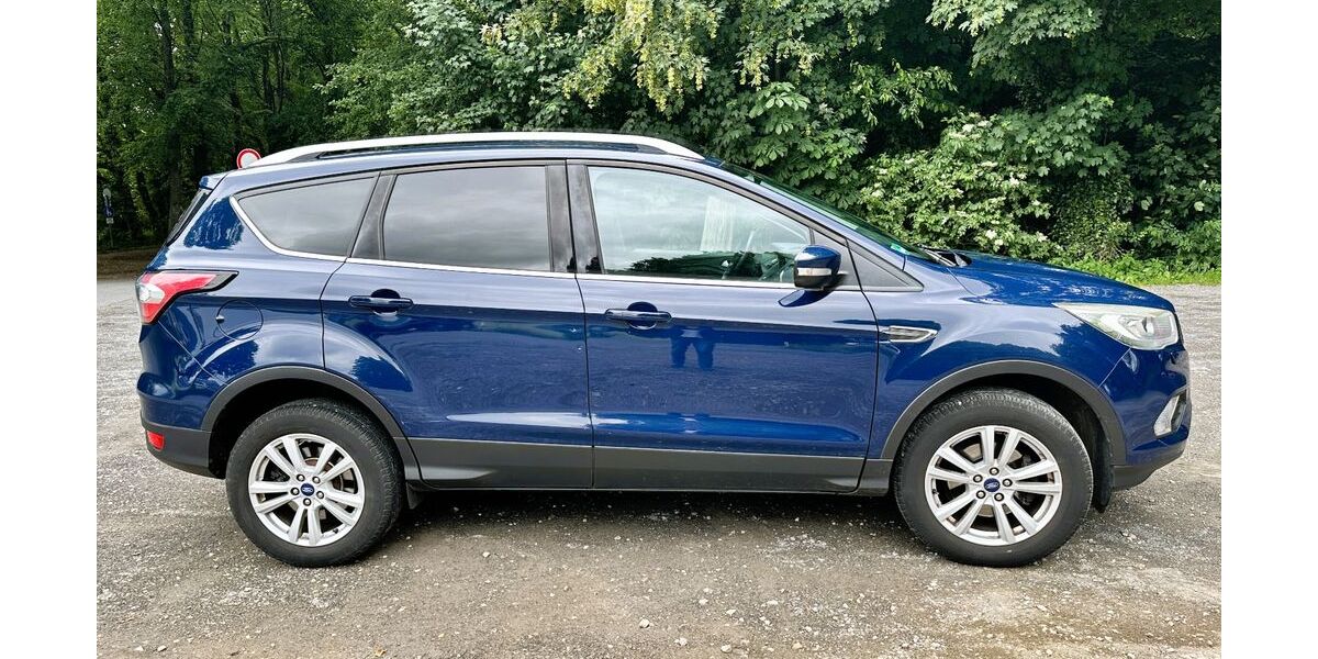 Ford Kuga 63.300 km 10.700 &euro; Kreuzau 52372