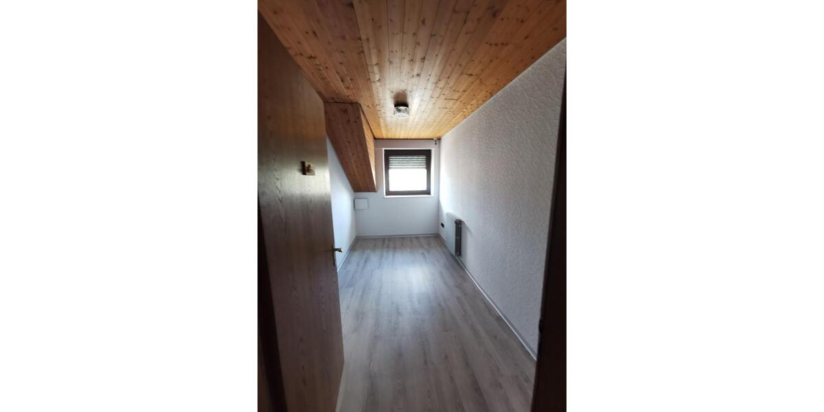 Reihenhaus Alsdorf - 9 Zimmer, 210 m&sup2;, 389.000&euro; | Angebot:27009075