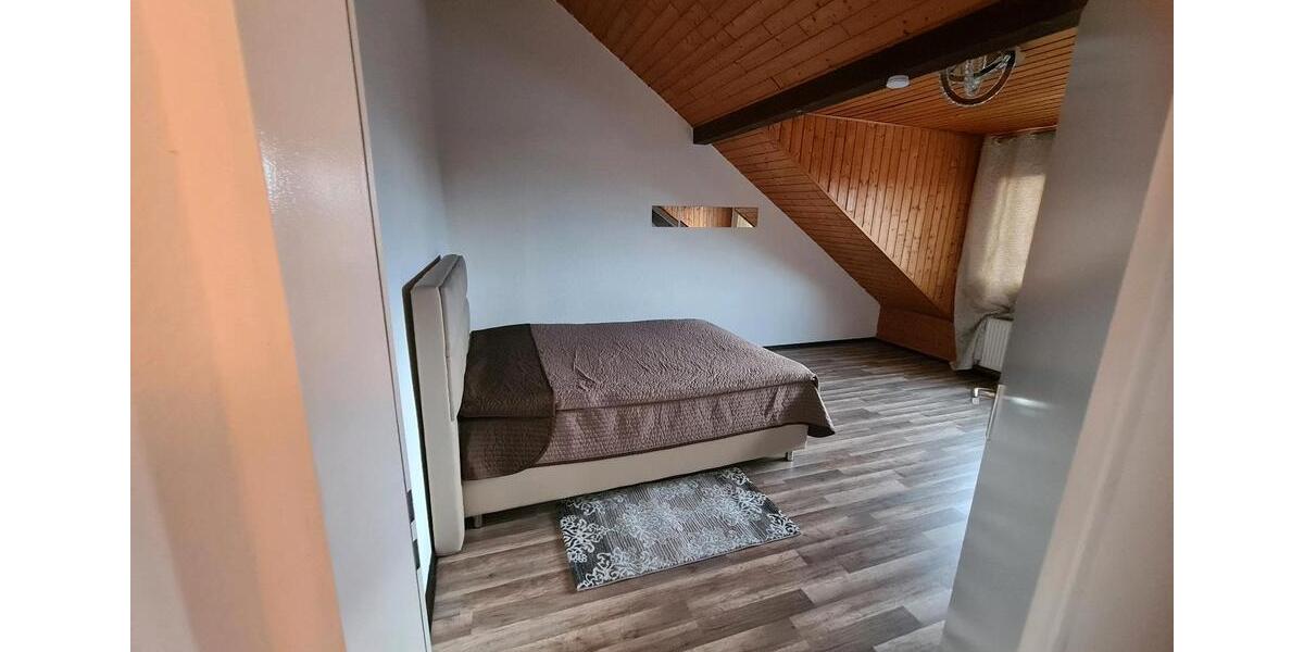 Dachgeschoßwohnung Düren Distelrath - 3 Zimmer, 86 m&sup2;, 670&euro; | Angebot:26577541