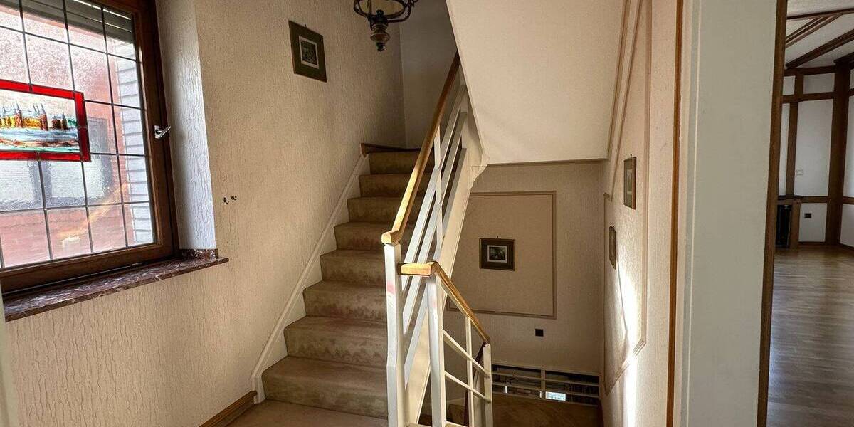 Einfamilienhaus Düren Gürzenich - 7 Zimmer, 178 m&sup2;, 355.000&euro; | Angebot:26190016