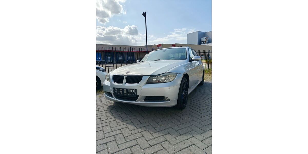 BMW 320 291.200 km 2.500 &euro; Mindergangelt 52538