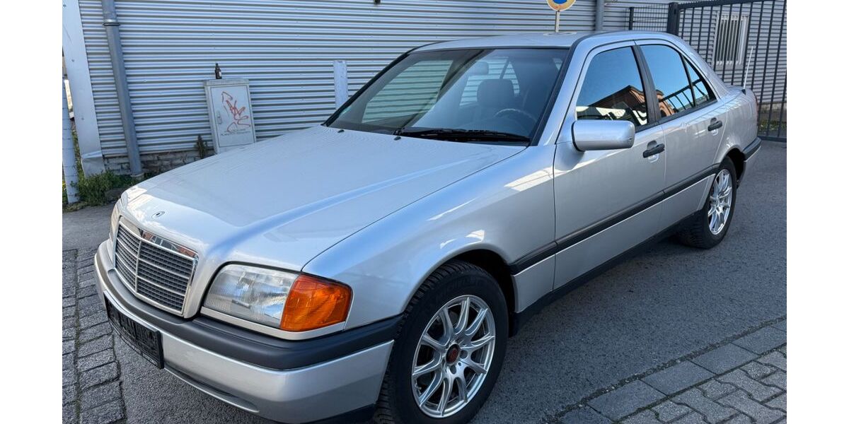 Mercedes-Benz C 180 193.000 km 4.790 &euro; Düren 52349