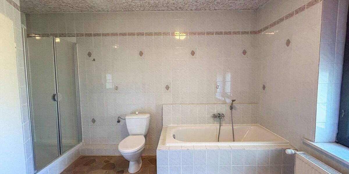 Mehrfamilienhaus, Wohnhaus Aachen Aachen-Mitte - 8 Zimmer, 247 m&sup2;, 425.000&euro; | Angebot:26451118