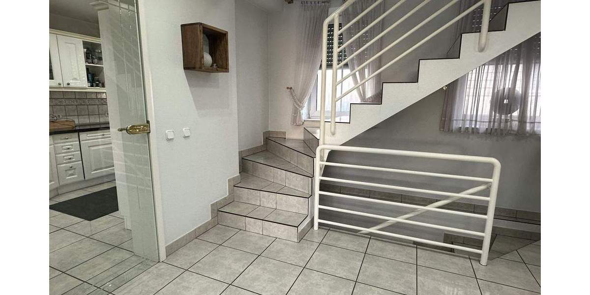 Einfamilienhaus Düren Birkesdorf - 7 Zimmer, 203 m&sup2;, 680.000&euro; | Angebot:25692151