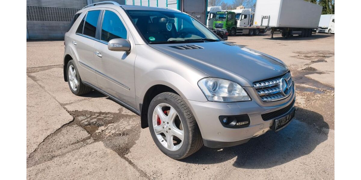 Mercedes-Benz ML 320 292.000 km 6.499 &euro; Düren 52351