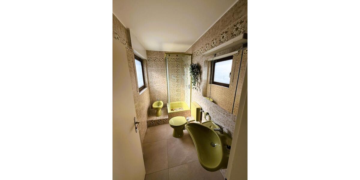 Einfamilienhaus Hückelhoven - 7 Zimmer, 210 m&sup2;, 490.000&euro; | Angebot:25992369