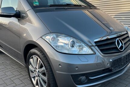 Mercedes-Benz A 180 160.793 km 4.990 &euro; Aachen 52078