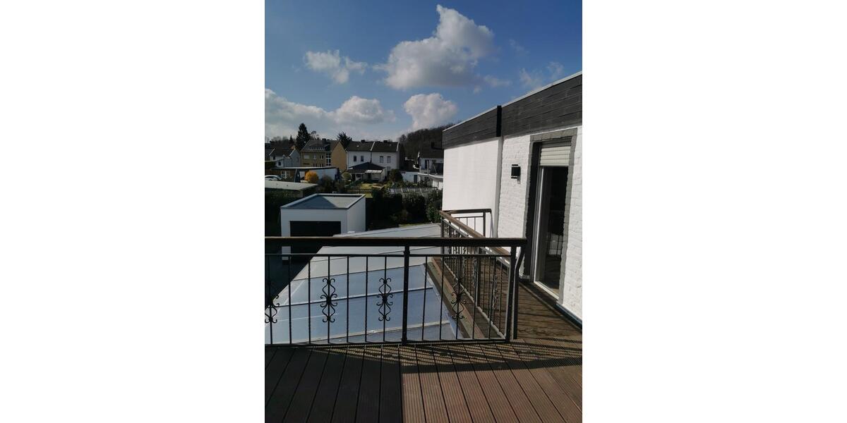 Reihenhaus Alsdorf - 9 Zimmer, 210 m&sup2;, 389.000&euro; | Angebot:27009075