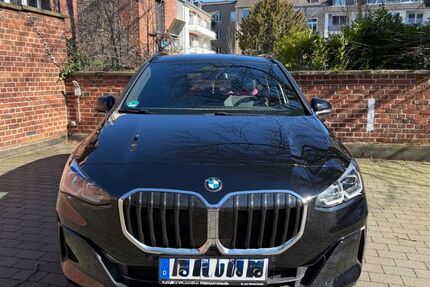 BMW 218 Active Tourer 42.000 km 22.700 &euro; Aachen 52070