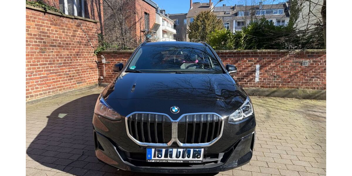 BMW 218 Active Tourer 42.000 km 22.700 &euro; Aachen 52070