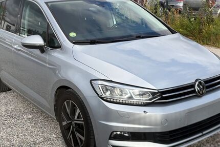 VW Touran 243.000 km 12.980 &euro; Düren 52351