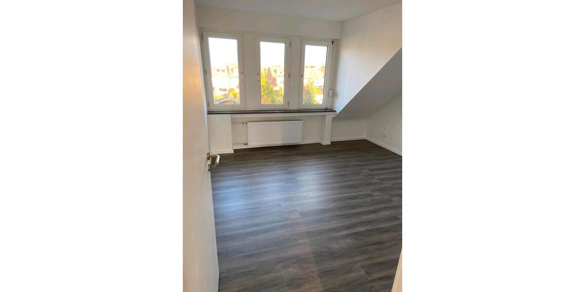 Dachgeschoßwohnung Würselen - 3 Zimmer, 85 m&sup2;, 1.130&euro; | Angebot:25330986