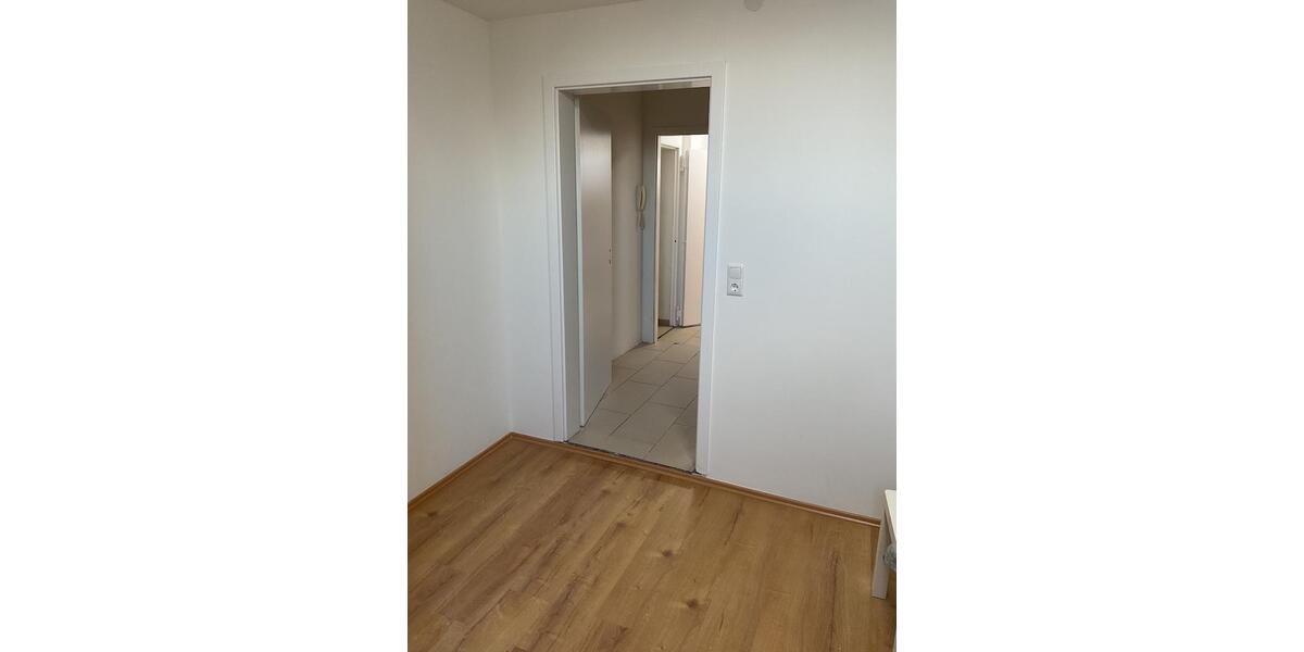 Dachgeschoßwohnung Aachen Aachen-Mitte - 3 Zimmer, 12 m&sup2;, 500&euro; | Angebot:26449037