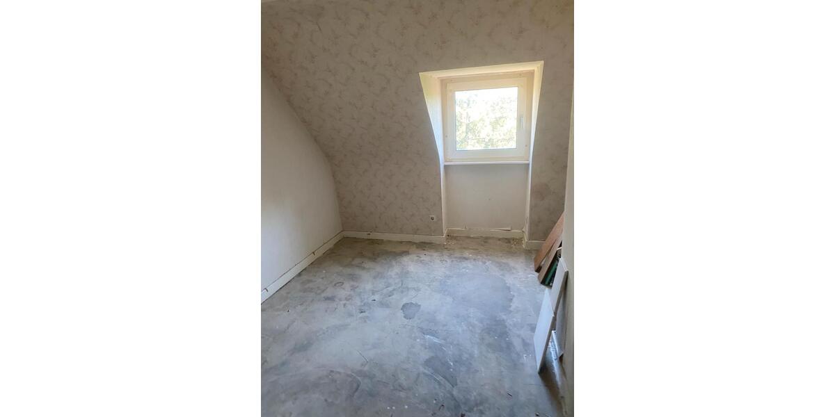Dachgeschoßwohnung Aachen Aachen-Mitte - 6 Zimmer, 138 m&sup2;, 140.000&euro; | Angebot:26409878