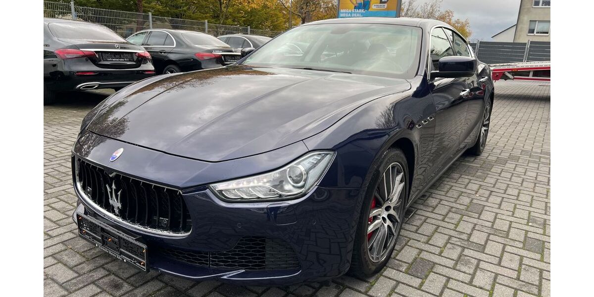 Maserati Ghibli 89.199 km 26.900 &euro; Aachen 52078