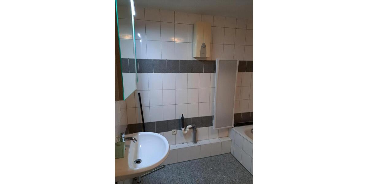 Reihenhaus Alsdorf - 7 Zimmer, 136 m&sup2;, 160.000&euro; | Angebot:26994680