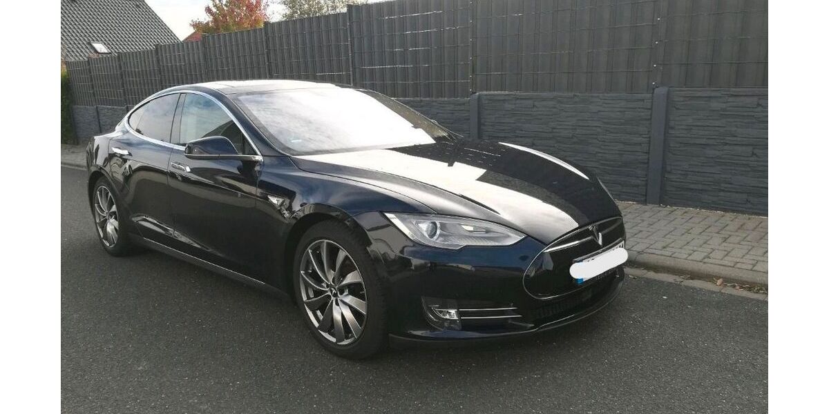 Tesla Model S 242.582 km 20.500 &euro; Geilenkirchen 52511
