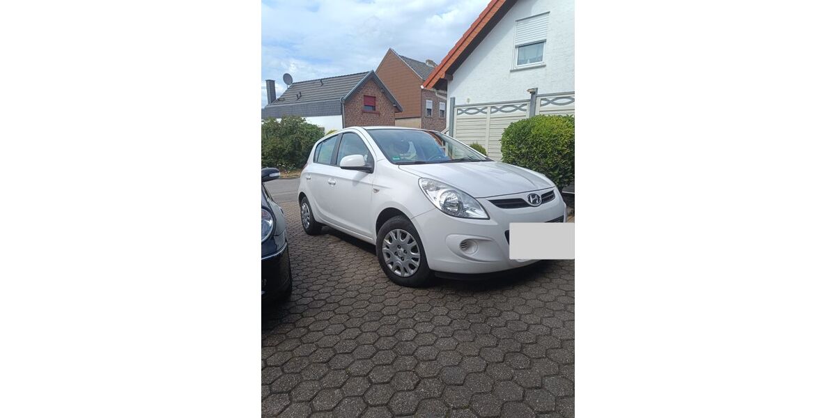 Hyundai i20 83.000 km 4.400 &euro; Nörvenich 52388