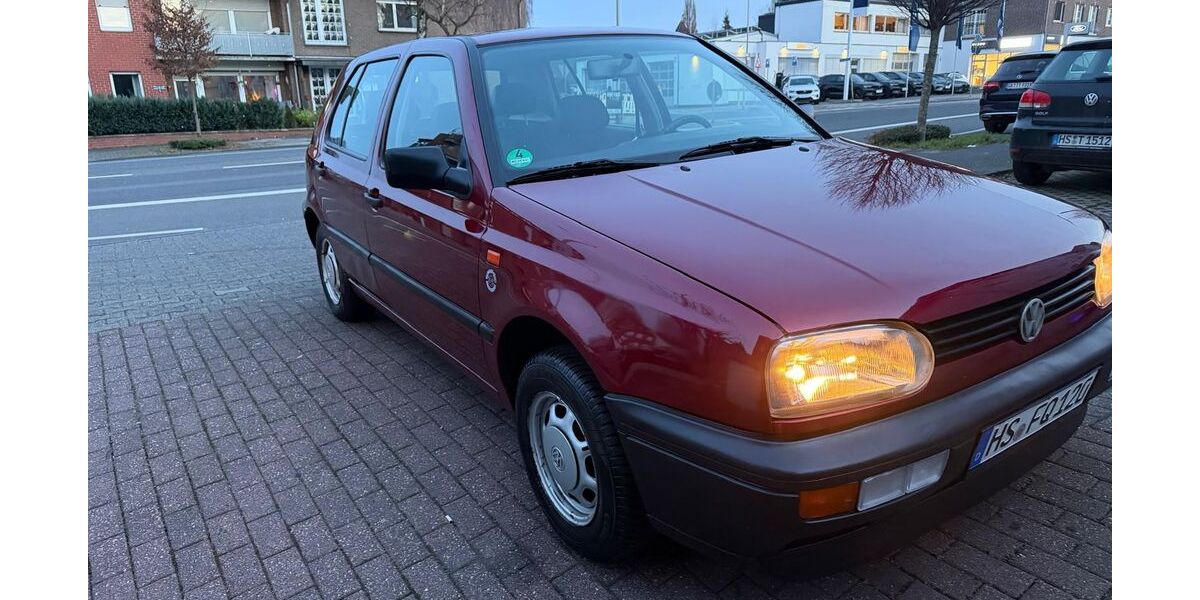 VW Golf 160.860 km 2.700 &euro; Übach-Palenberg 52531