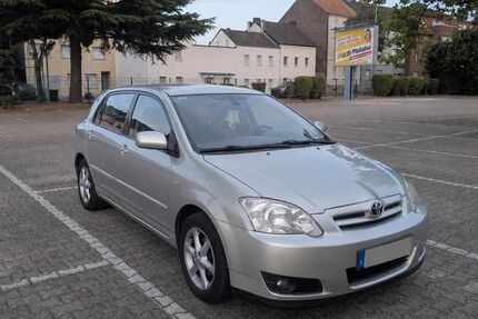 Toyota Corolla 133.000 km 3.799 &euro; Düren 52353